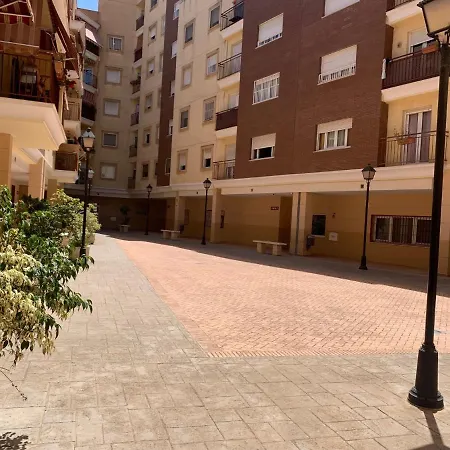 Piso De 3 Dormitorios Cerca De La Playa Y Del Recinto Ferial Malaga